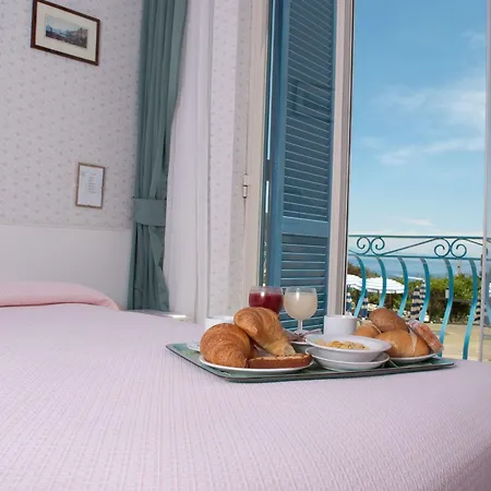 Loreley Otel Serrara Fontana