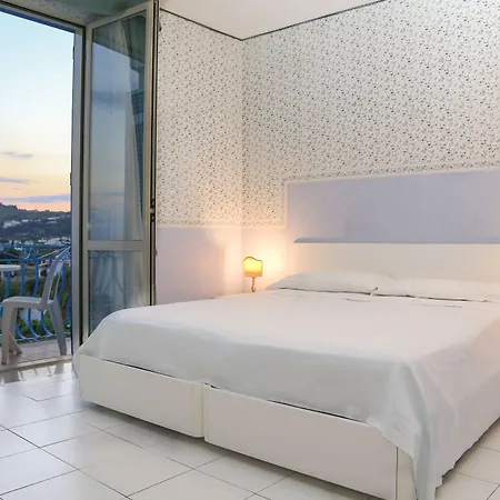 Loreley 3* Serrara Fontana