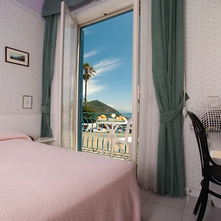 Loreley 3* Serrara Fontana