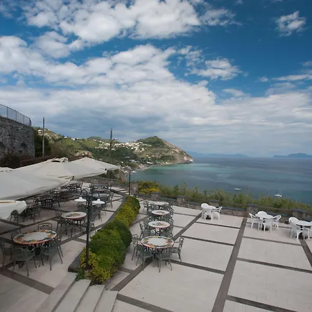 Loreley Hotel Serrara Fontana