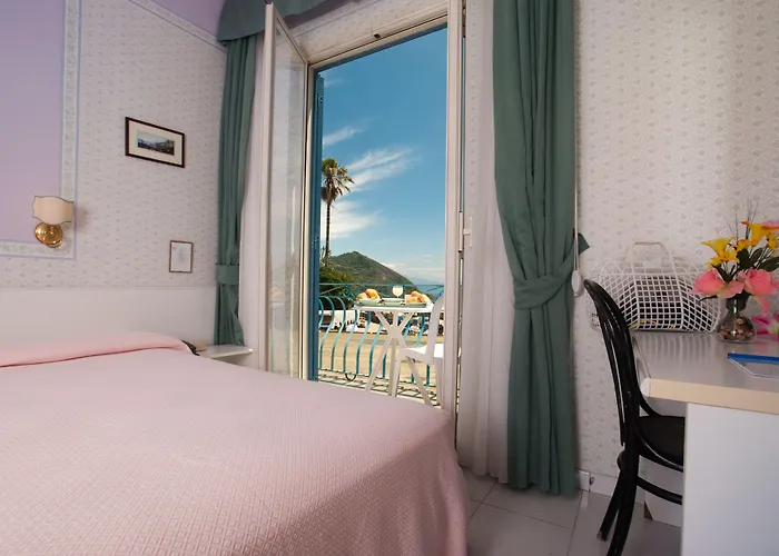 Loreley 3* Serrara Fontana